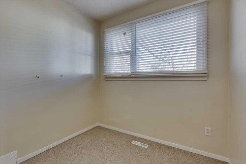 5218 & 5216 56 Ave, Ponoka, AB 