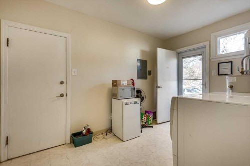 5218 & 5216 56 Ave, Ponoka, AB 