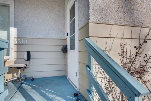 5218 & 5216 56 Ave, Ponoka, AB 