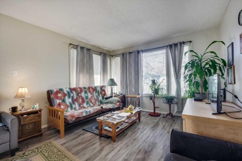 5218 & 5216 56 Ave, Ponoka, AB 