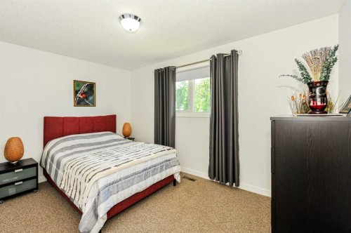 5102 54 Avenue, Camrose, AB - Indoor Photo Showing Bedroom