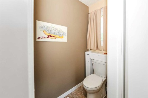 5102 54 Avenue, Camrose, AB - Indoor Photo Showing Bathroom