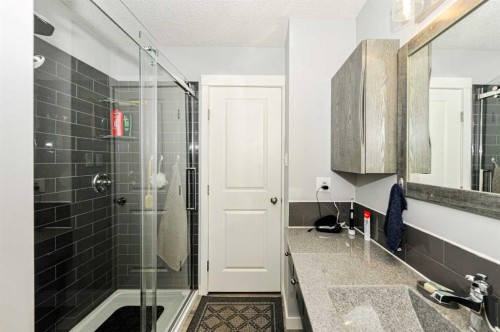 5102 54 Avenue, Camrose, AB - Indoor Photo Showing Bathroom