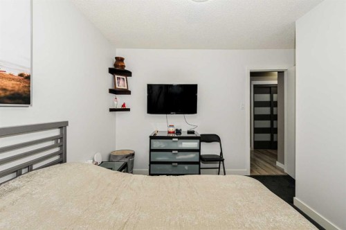 5102 54 Avenue, Camrose, AB - Indoor Photo Showing Bedroom