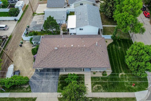 5102 54 Avenue, Camrose, AB - Outdoor