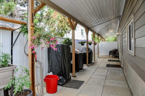 5102 54 Avenue, Camrose, AB - Outdoor With Exterior