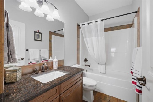 8 Laurel Close, Sylvan Lake, AB 