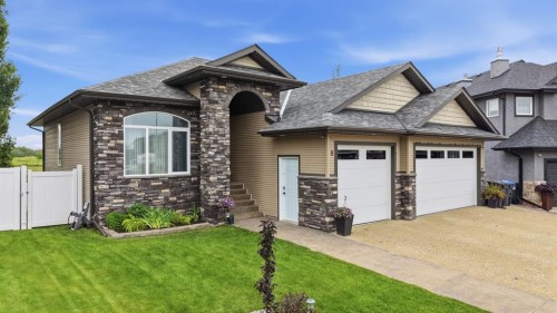 8 Laurel Close, Sylvan Lake, AB 