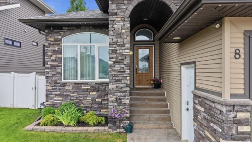 8 Laurel Close, Sylvan Lake, AB 