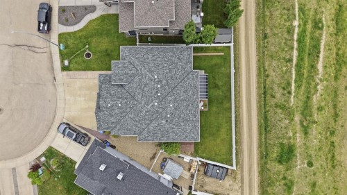 8 Laurel Close, Sylvan Lake, AB 