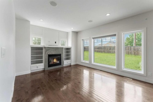 1 Cole Way, Sylvan Lake, AB 