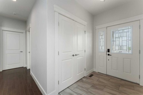 1 Cole Way, Sylvan Lake, AB 