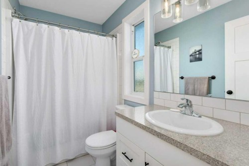14 Mckay Boulevard, Blackfalds, AB - Indoor Photo Showing Bathroom