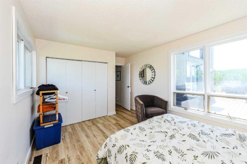 48012 195 Range, Rural Camrose County, AB - Indoor Photo Showing Bedroom