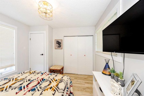 48012 195 Range, Rural Camrose County, AB - Indoor Photo Showing Bedroom
