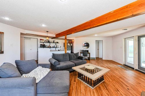 48012 195 Range, Rural Camrose County, AB - Indoor Photo Showing Living Room