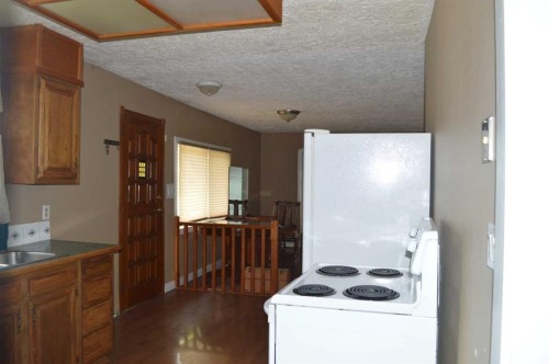 5259 51 Street, Lacombe, AB 
