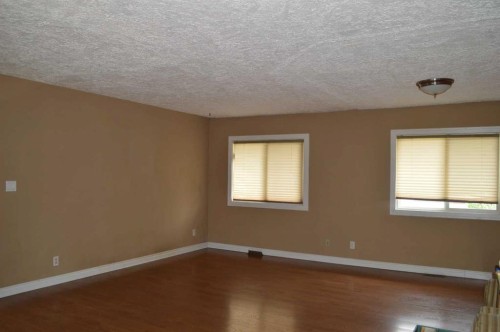 5259 51 Street, Lacombe, AB 