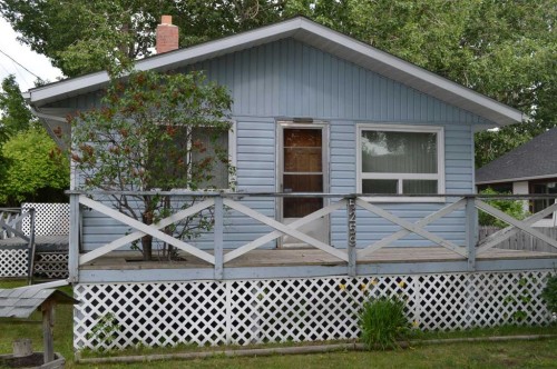 5259 51 Street  Lacombe, AB T4L 1H7