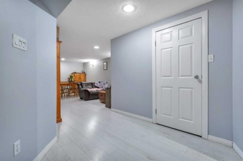 32 Otterbury Avenue, Red Deer, AB 