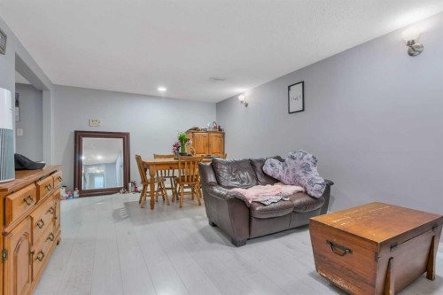 32 Otterbury Avenue, Red Deer, AB 