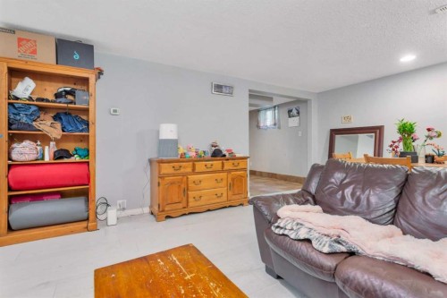 32 Otterbury Avenue, Red Deer, AB 