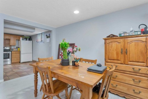 32 Otterbury Avenue, Red Deer, AB 