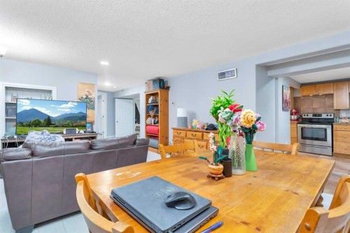 32 Otterbury Avenue, Red Deer, AB 