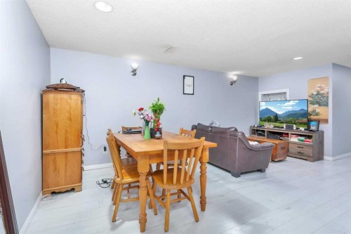 32 Otterbury Avenue, Red Deer, AB 