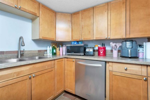 32 Otterbury Avenue, Red Deer, AB 