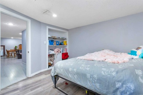 32 Otterbury Avenue, Red Deer, AB 