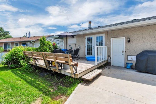 32 Otterbury Avenue, Red Deer, AB 