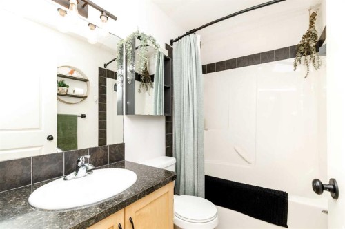 249 Kingston Drive, Red Deer, AB 