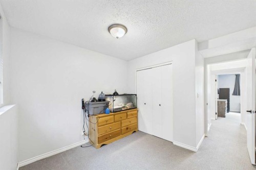 32 Whiteside Crescent, Red Deer, AB 