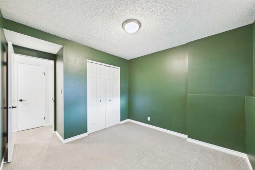 32 Whiteside Crescent, Red Deer, AB 