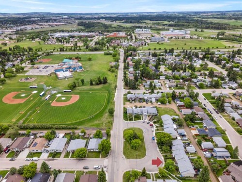 32 Whiteside Crescent, Red Deer, AB 