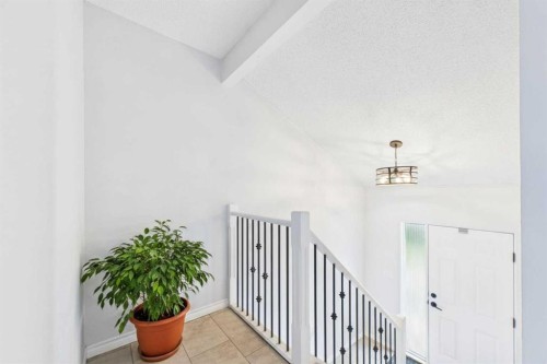32 Whiteside Crescent, Red Deer, AB 