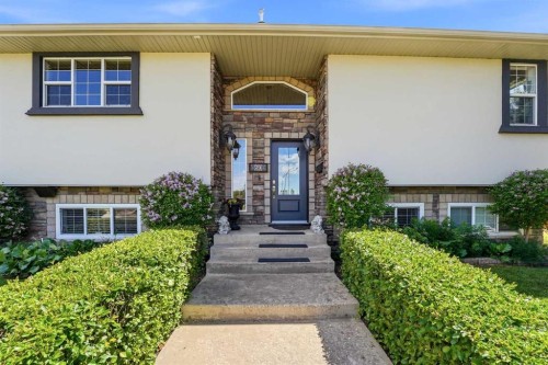 60 Brown Close, Red Deer, AB 