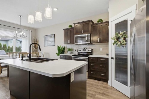 98 Livingston Close, Red Deer, AB 