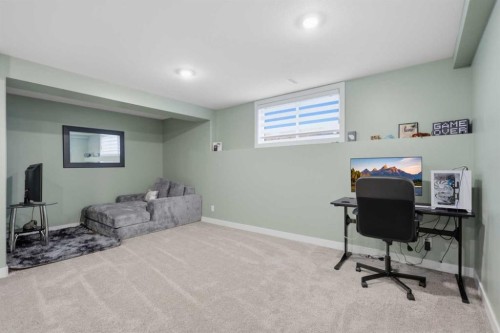 98 Livingston Close, Red Deer, AB 