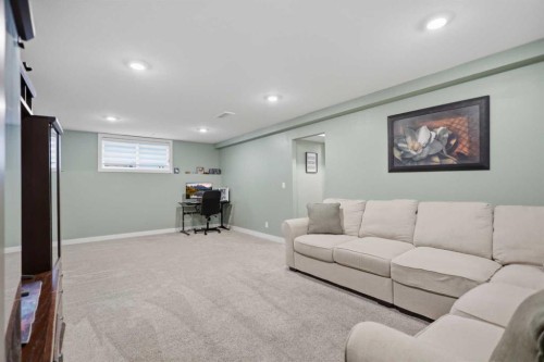 98 Livingston Close, Red Deer, AB 