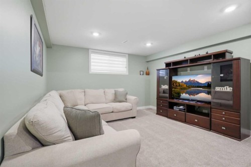 98 Livingston Close, Red Deer, AB 