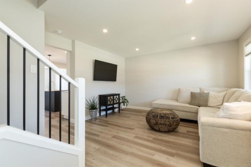 250 Halifax Close, Penhold, AB 