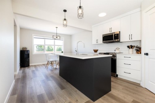 250 Halifax Close, Penhold, AB 