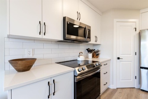 250 Halifax Close, Penhold, AB 