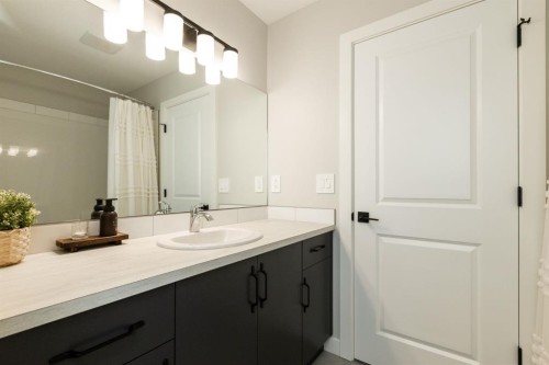 250 Halifax Close, Penhold, AB 
