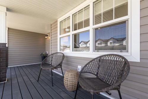 250 Halifax Close, Penhold, AB 