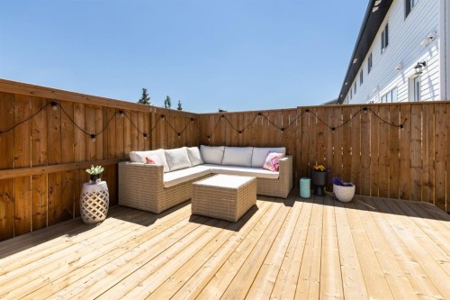 250 Halifax Close, Penhold, AB 