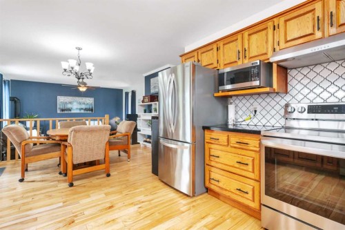 5108 49 Street, Clive, AB - Indoor Photo Showing Kitchen