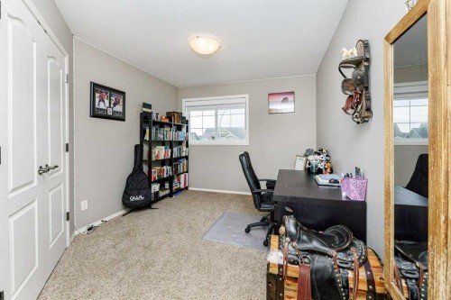 9 Henner'S Outlook, Lacombe, AB - Indoor Photo Showing Office